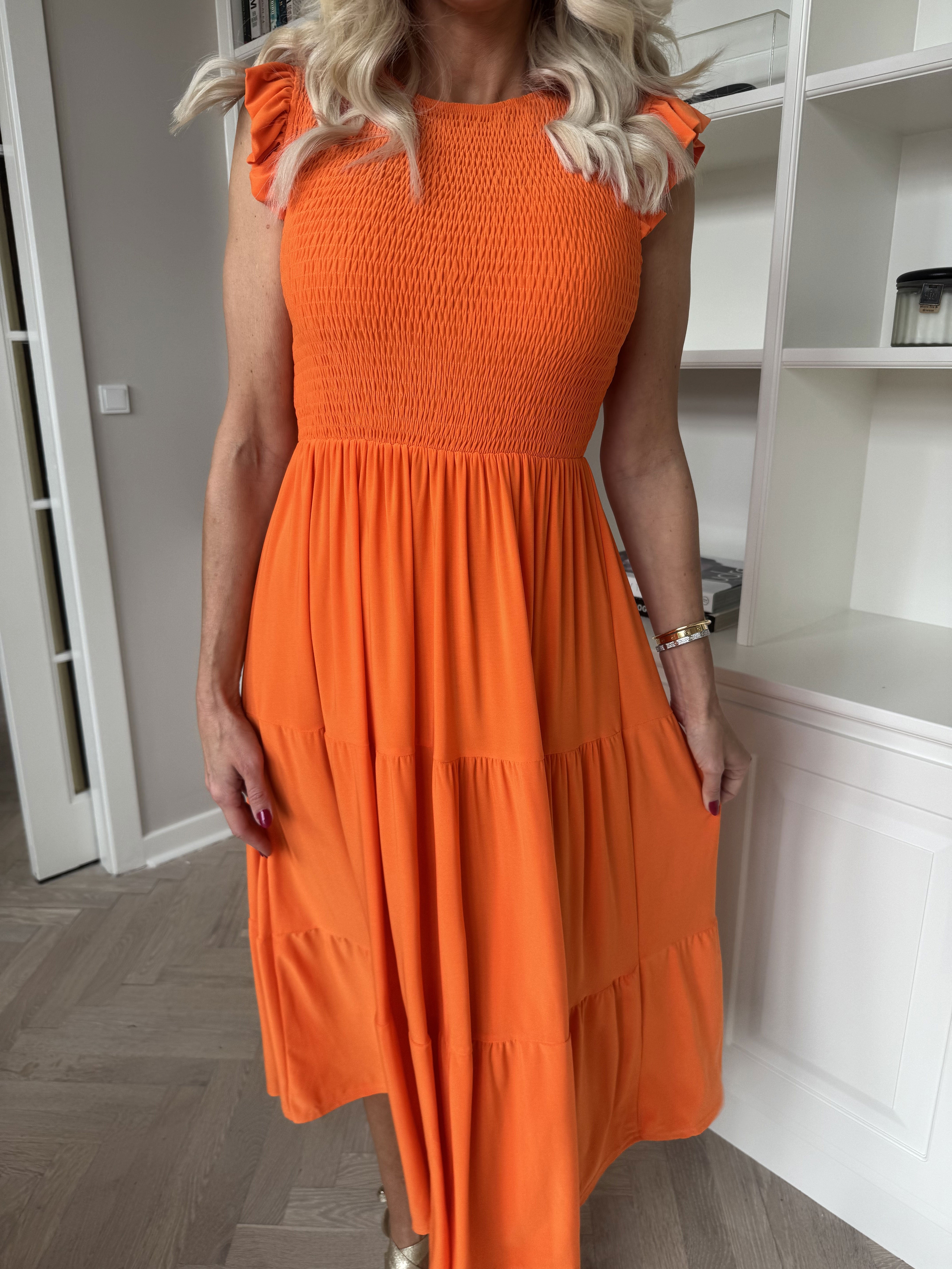 Kelly Sleeveless - Elastisk klänning med smockat bröst